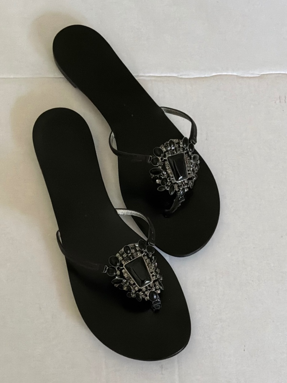 GUISEPPE ZANOTTI EMBELLISHED THONG LEATHER SANDALS